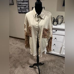 NWOT Beautiful Fantastic Fawn Taupe Sequin Sleeve Shacket. Size Large